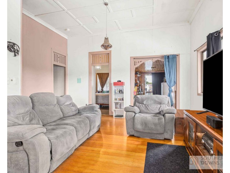 11 King Street, Warwick QLD 4370