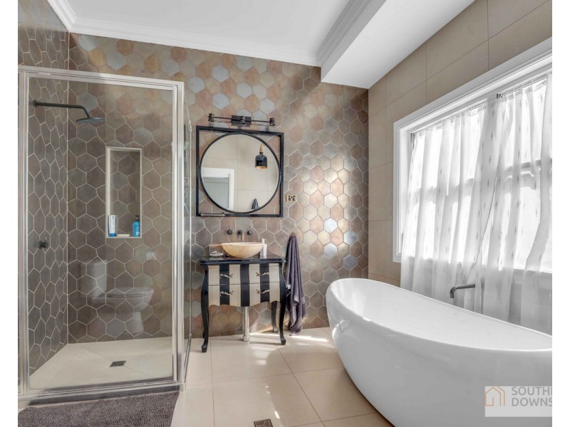 96 Glen Road, Rosenthal Heights QLD 4370