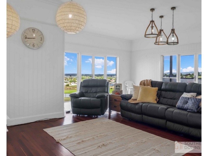 96 Glen Road, Rosenthal Heights QLD 4370