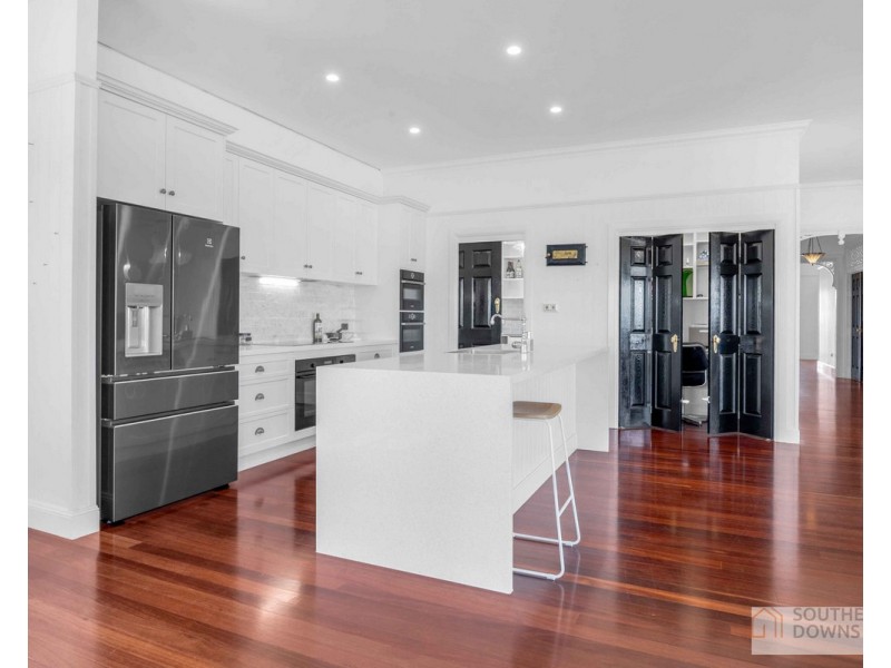 96 Glen Road, Rosenthal Heights QLD 4370