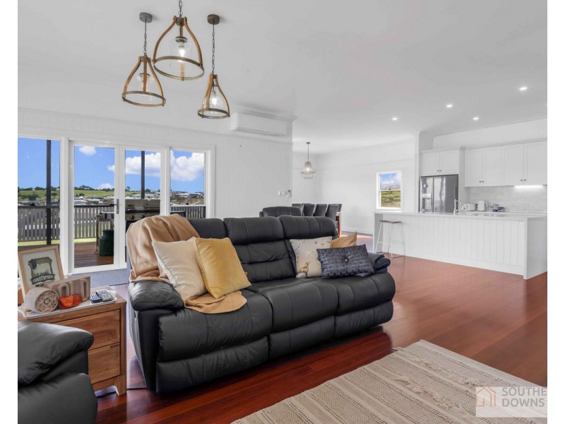 96 Glen Road, Rosenthal Heights QLD 4370