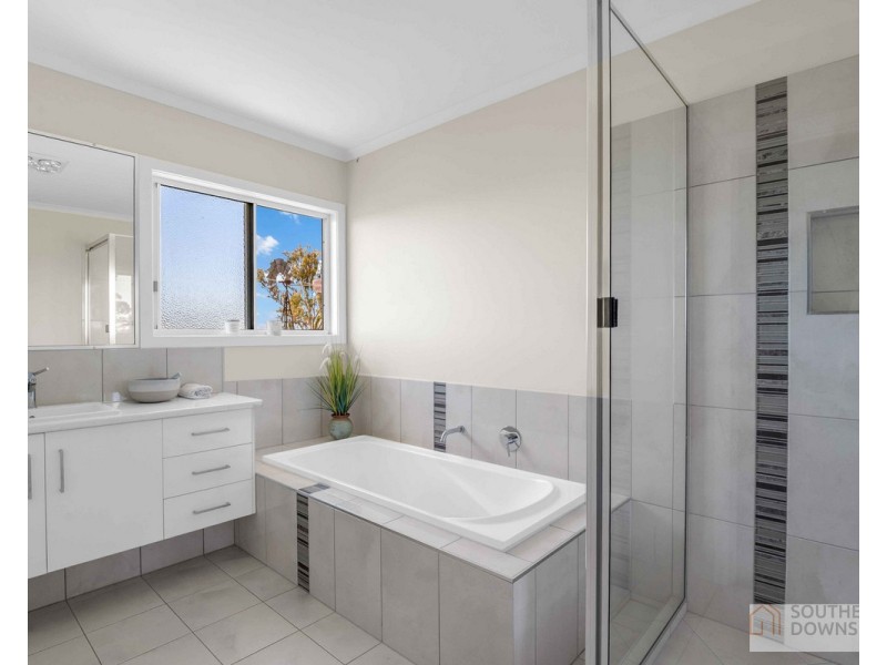 256 Millars Lane, Deuchar QLD 4362
