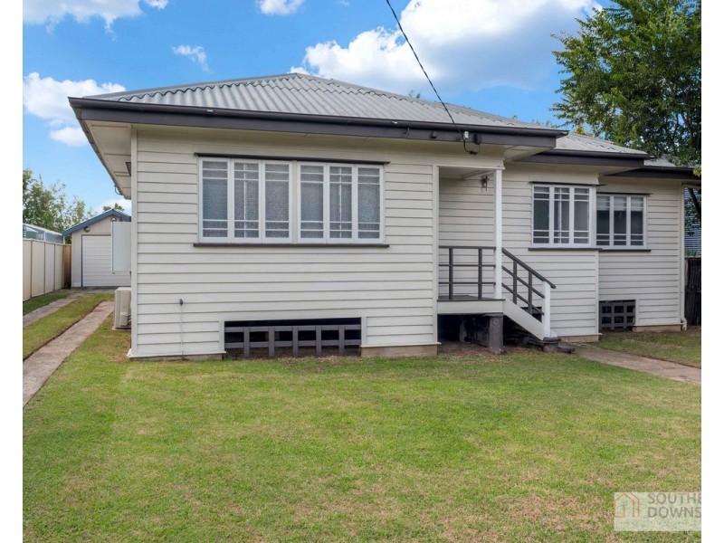 13 Pratten Street, Warwick QLD 4370