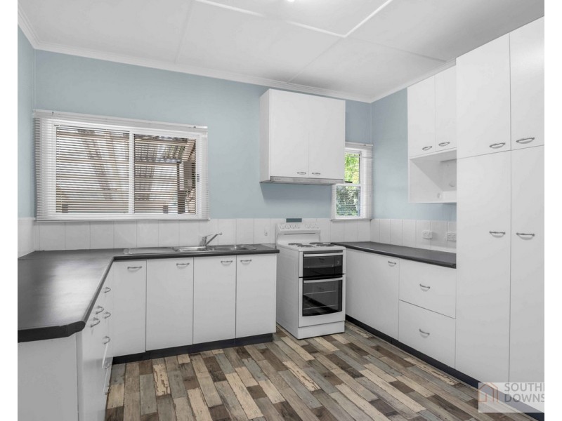 13 Pratten Street, Warwick QLD 4370