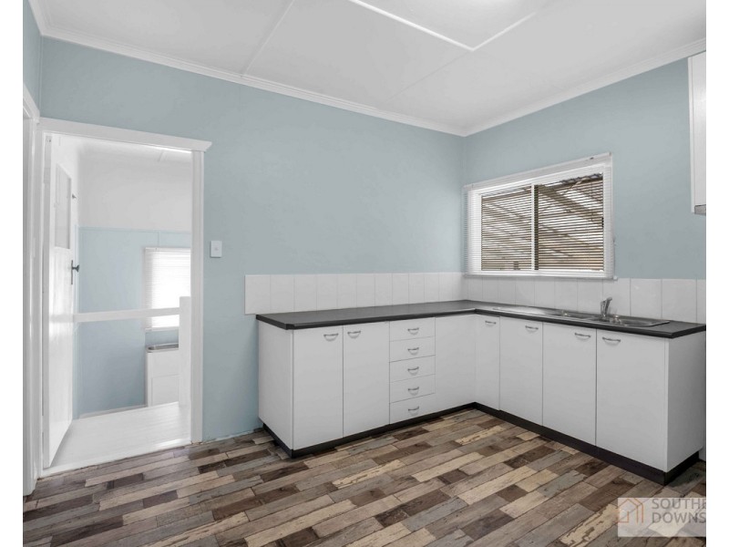 13 Pratten Street, Warwick QLD 4370