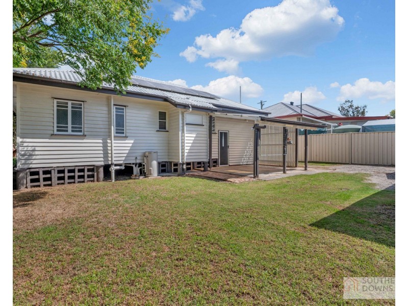 13 Pratten Street, Warwick QLD 4370