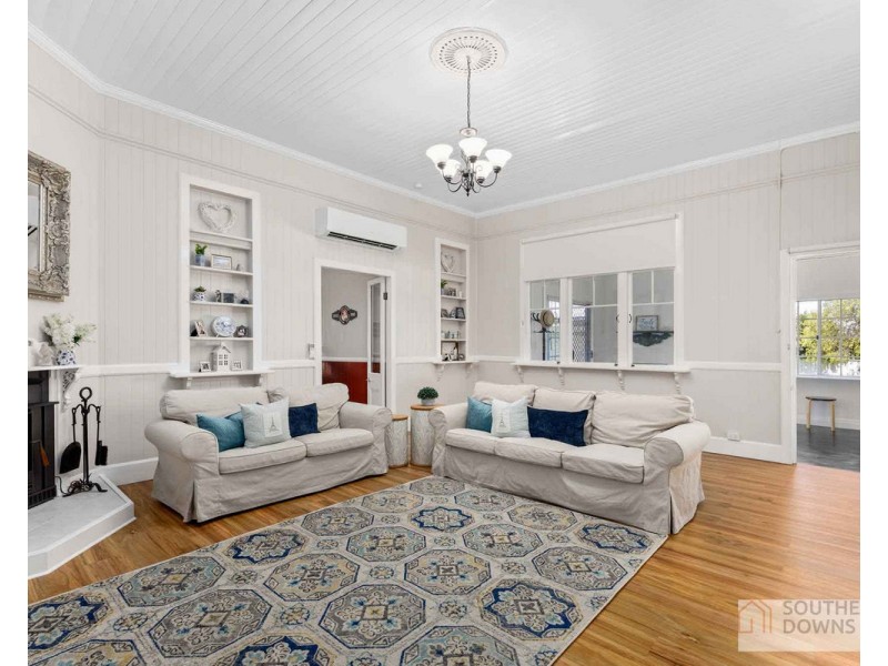 11 Bernecker Street, Warwick QLD 4370