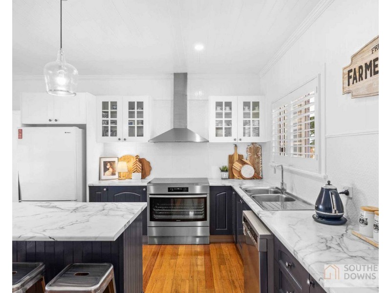 11 Bernecker Street, Warwick QLD 4370