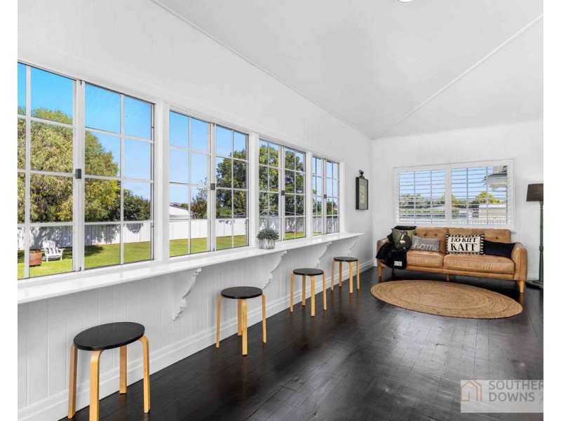 11 Bernecker Street, Warwick QLD 4370