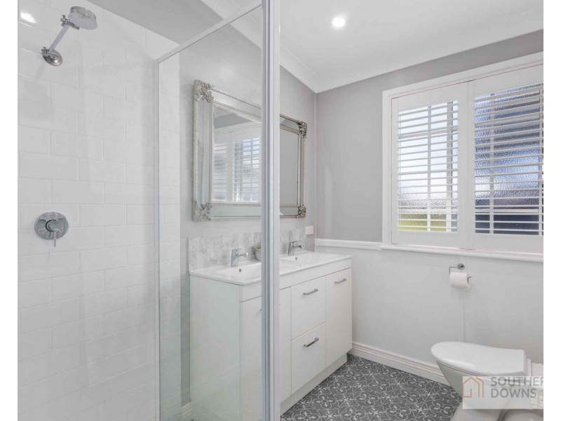 11 Bernecker Street, Warwick QLD 4370