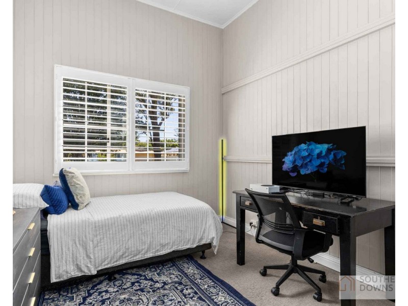 11 Bernecker Street, Warwick QLD 4370