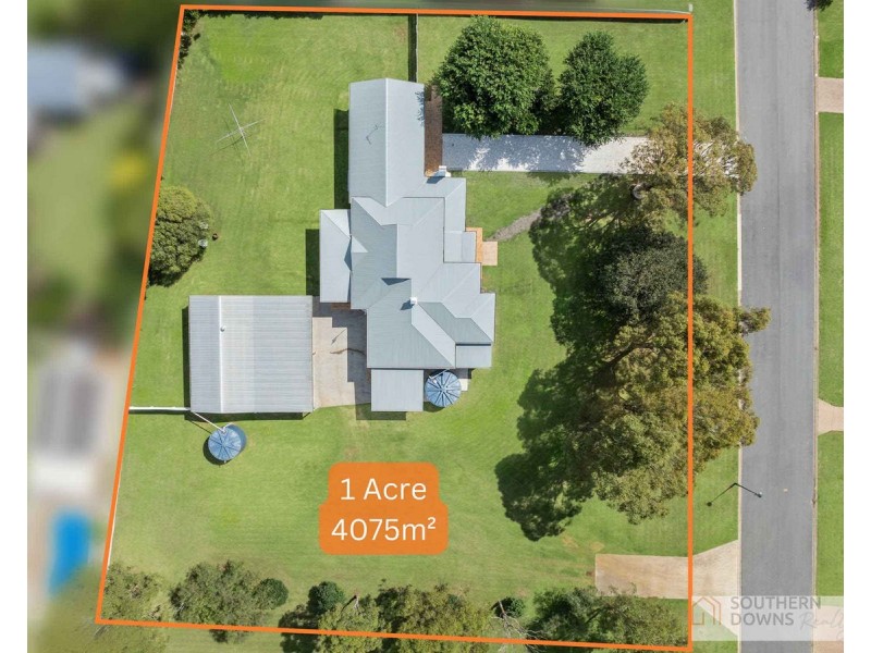 11 Bernecker Street, Warwick QLD 4370