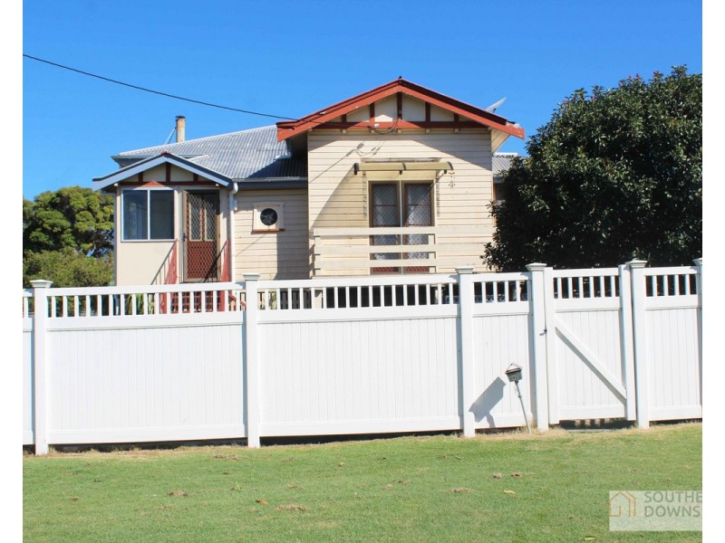 47 Lyons Street, Warwick QLD 4370