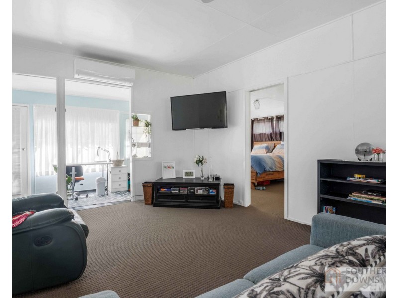 27 Pine Street, Killarney QLD 4373