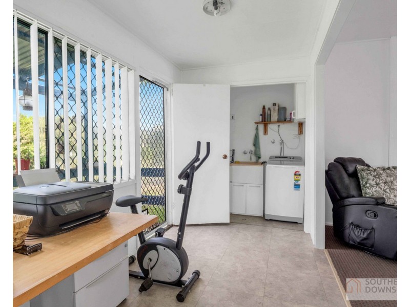 27 Pine Street, Killarney QLD 4373