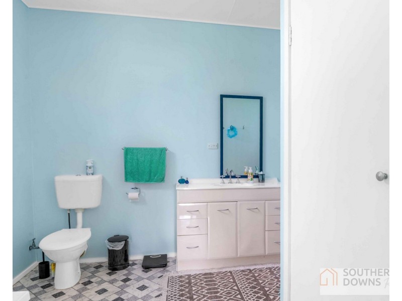 27 Pine Street, Killarney QLD 4373