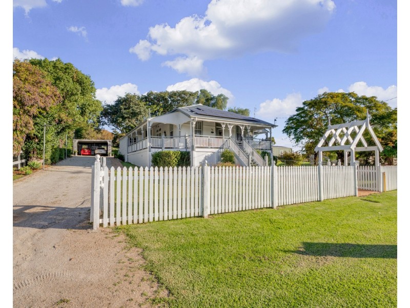 86 Acacia Street, Killarney QLD 4373
