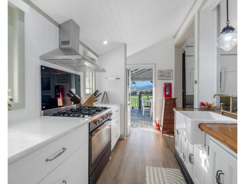 86 Acacia Street, Killarney QLD 4373