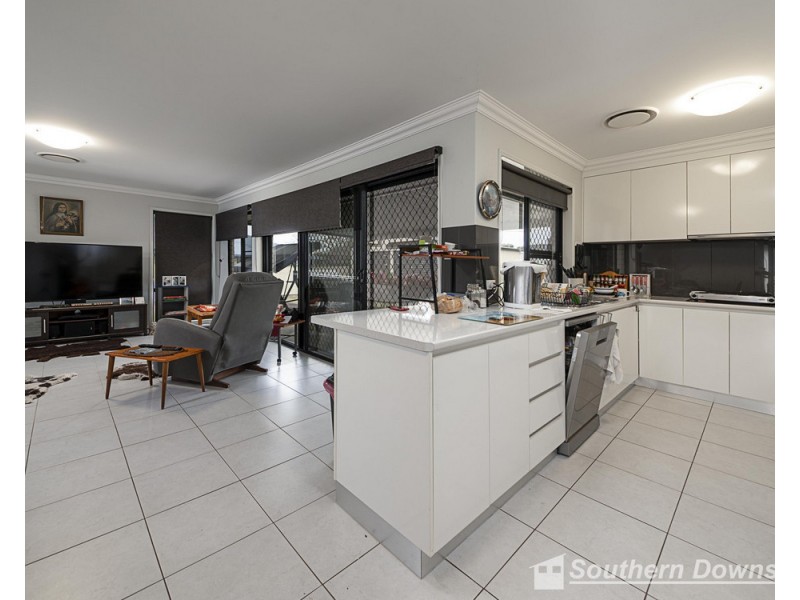 11 Himyar Drive, Warwick QLD 4370