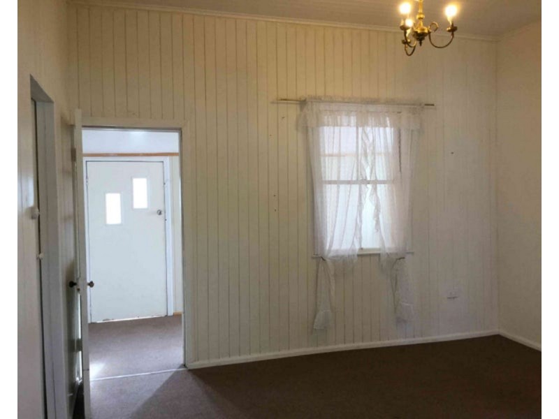 4 Gore Street, Warwick QLD 4370