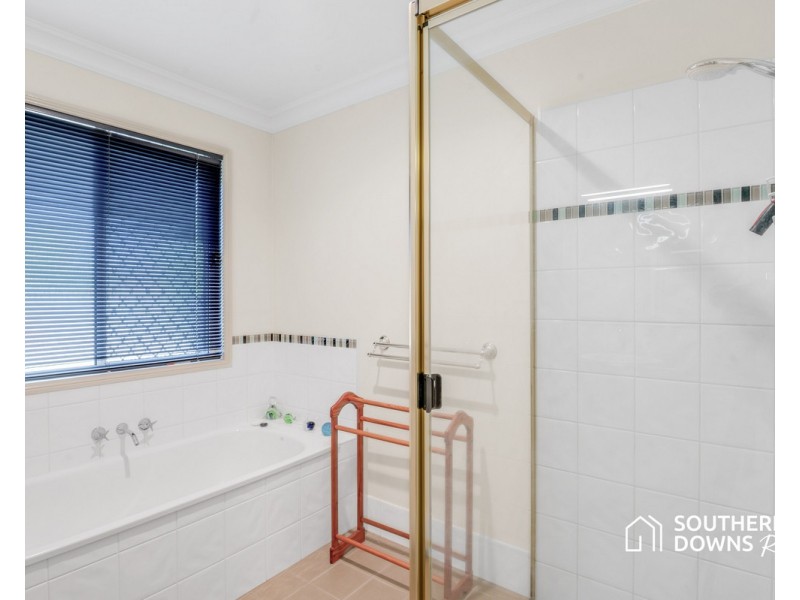 12 Hans Borgar Court, Warwick QLD 4370