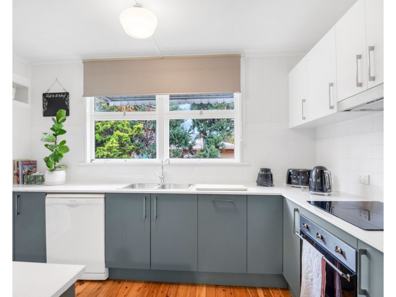 8 Drayton Street, Allora QLD 4362