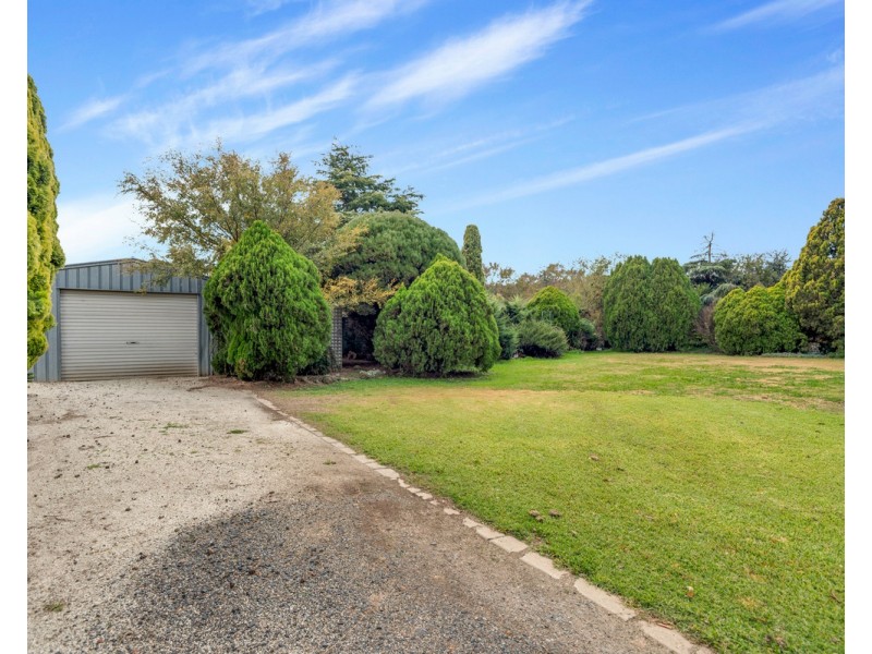 8 Drayton Street, Allora QLD 4362