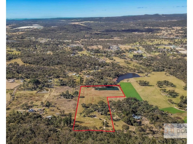 96 Caves Road, Stanthorpe QLD 4380