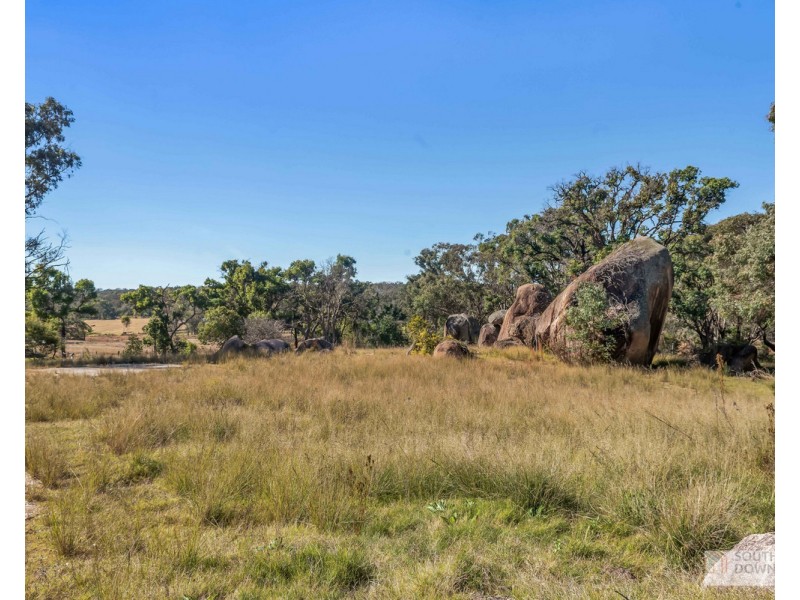 96 Caves Road, Stanthorpe QLD 4380
