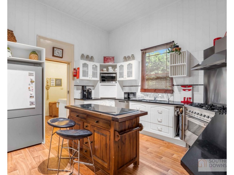 10 Olive Street, Killarney QLD 4373
