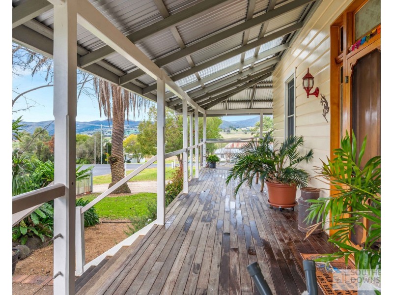 10 Olive Street, Killarney QLD 4373