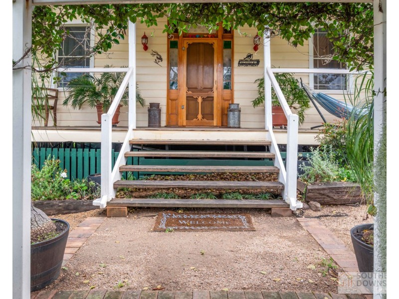 10 Olive Street, Killarney QLD 4373