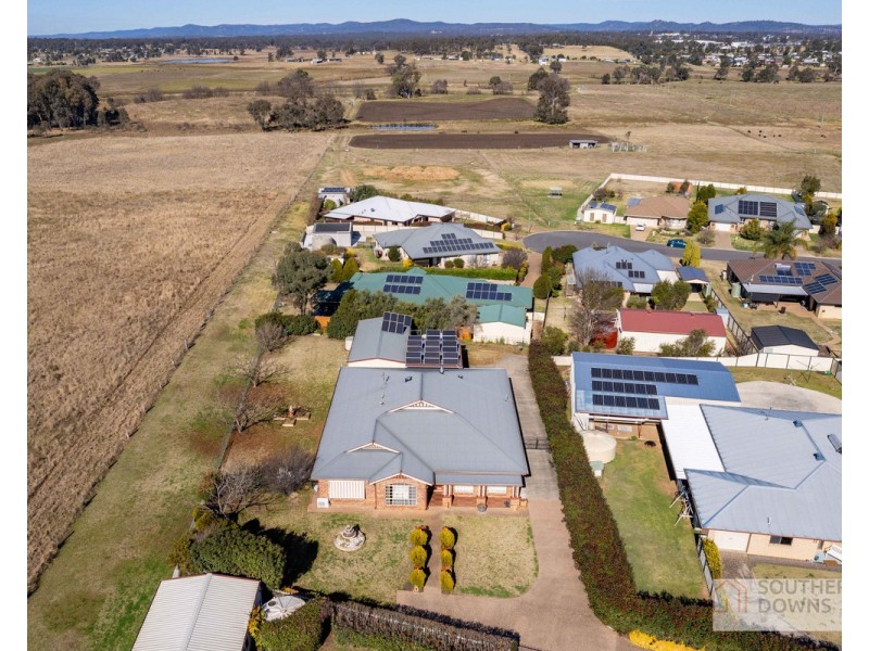 13 Willow Street, Warwick QLD 4370