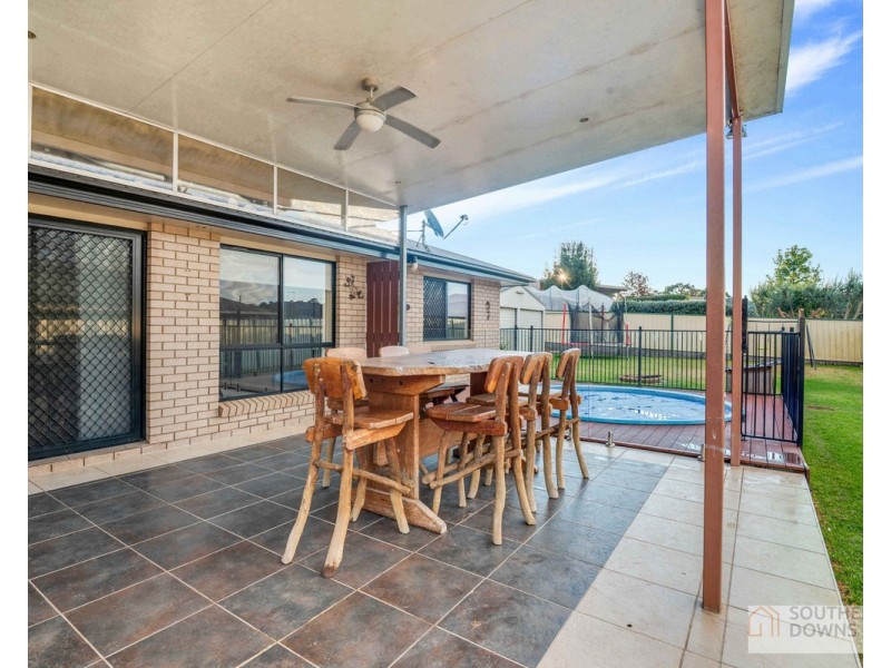 6 Floribunda Avenue, Warwick QLD 4370