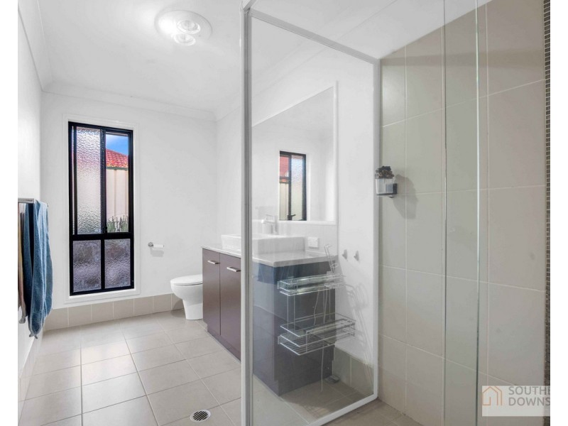 6 Floribunda Avenue, Warwick QLD 4370