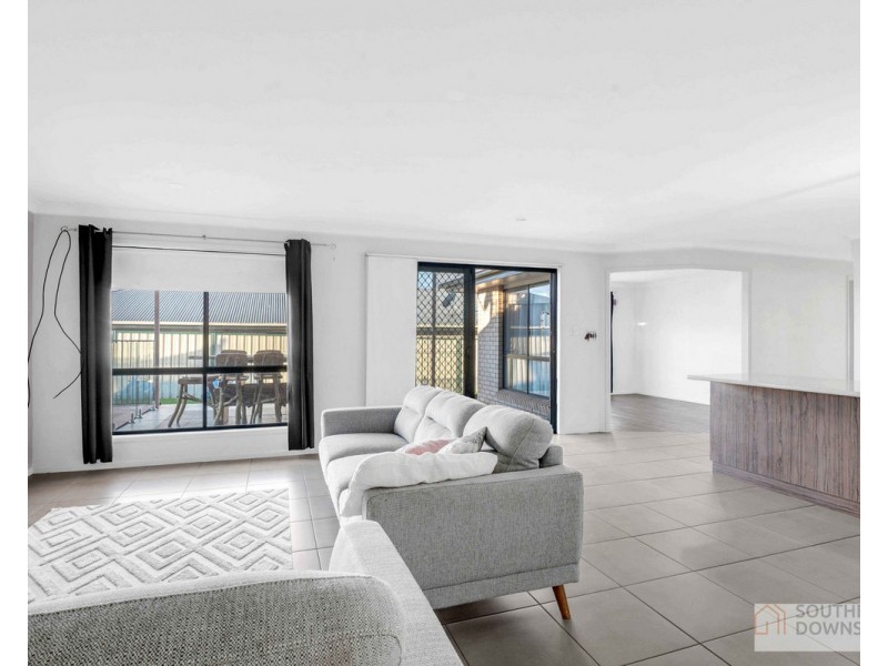 6 Floribunda Avenue, Warwick QLD 4370