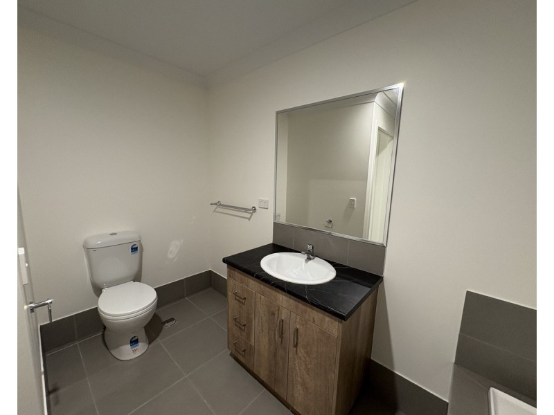 1/32 Chant Drive, Warwick QLD 4370