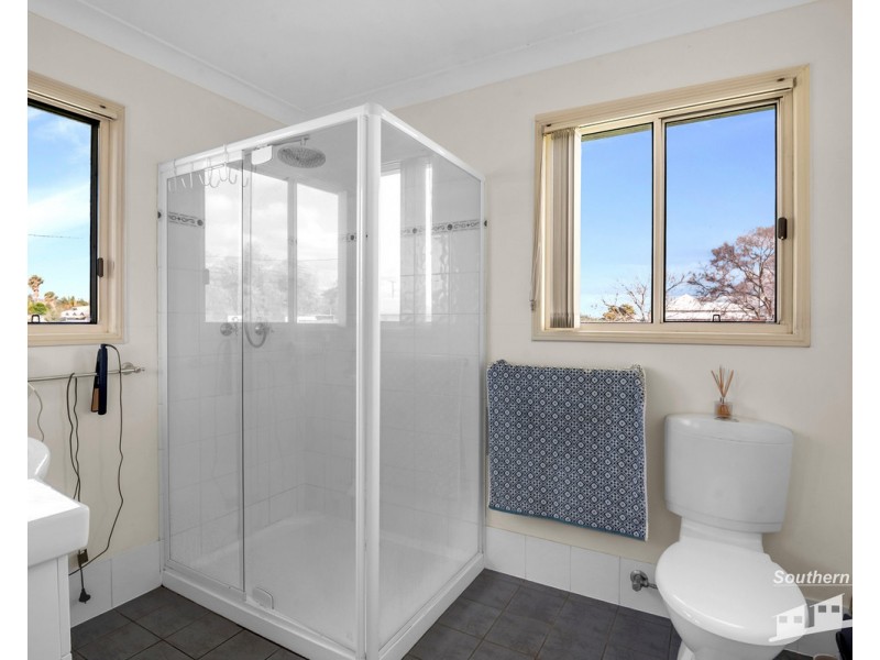 4 Arnold Street, Allora QLD 4362