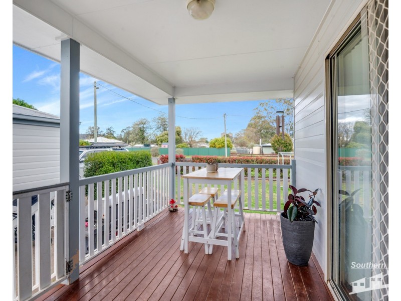 4 Arnold Street, Allora QLD 4362