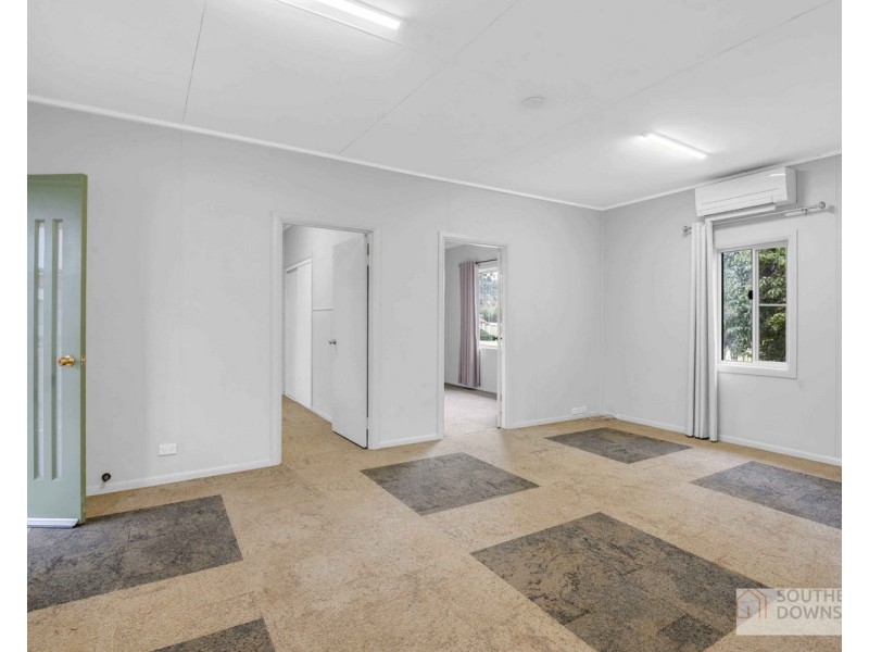 6 Glen Road, Warwick QLD 4370
