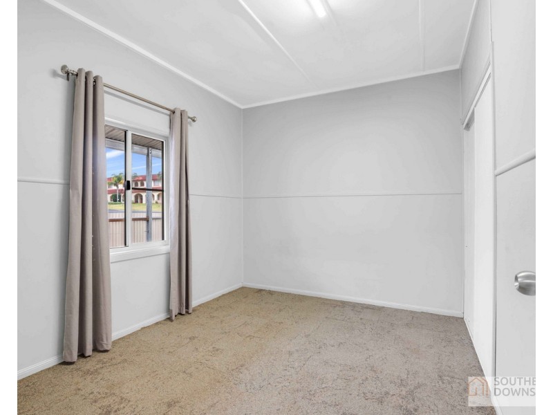 6 Glen Road, Warwick QLD 4370