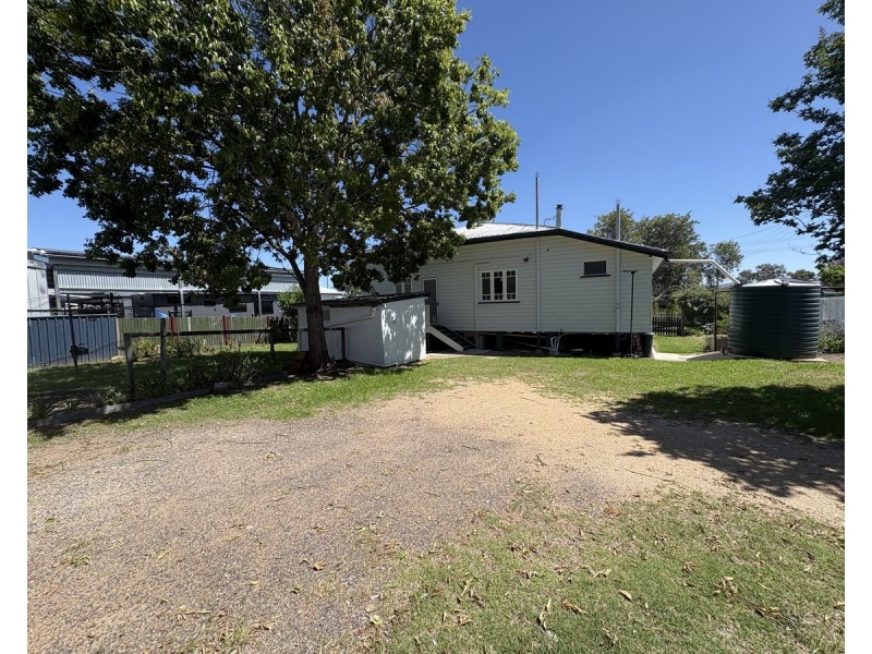 104 Pratten Street, Warwick QLD 4370