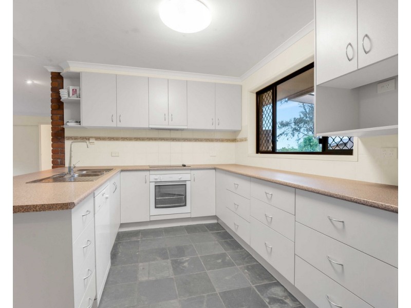 4 McLean Place, Warwick QLD 4370