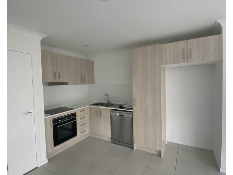 2/17 Compass Crt, Warwick QLD 4370