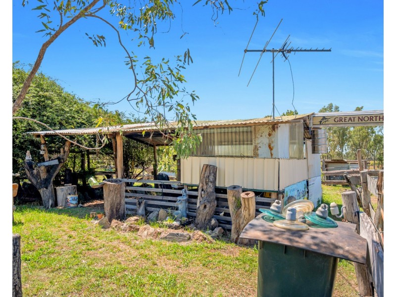 2297 Leyburn Cunningham Road, Pratten QLD 4370