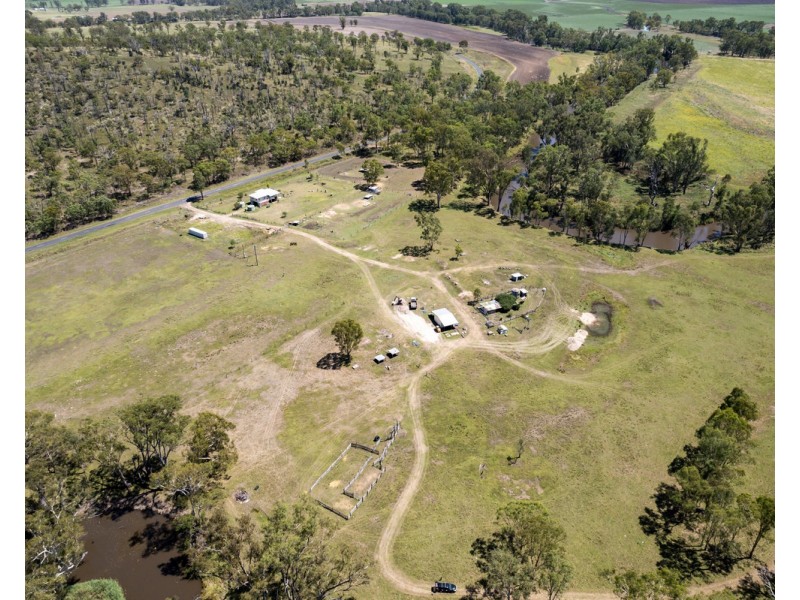 2297 Leyburn Cunningham Road, Pratten QLD 4370