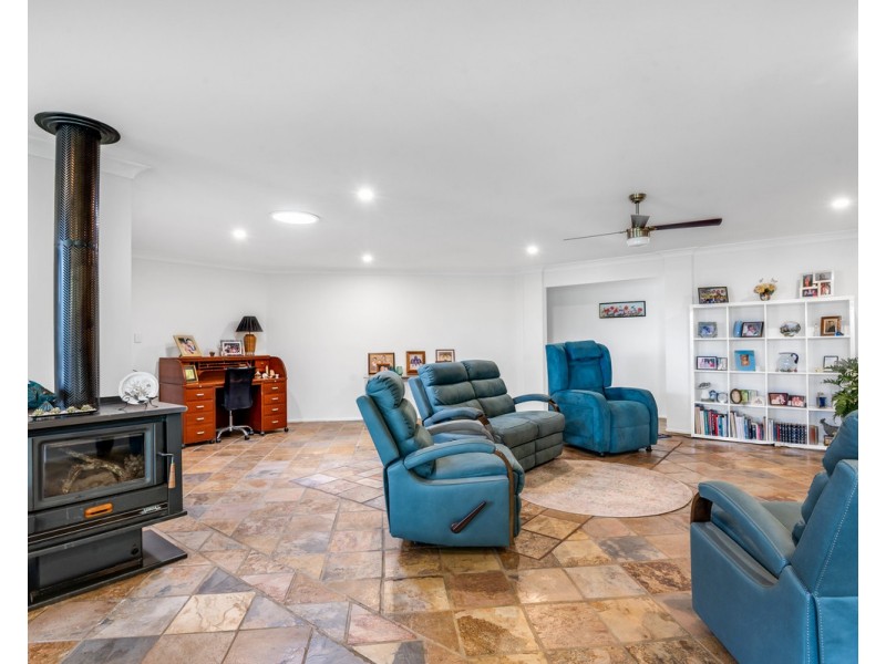 62 Glen Road, Warwick QLD 4370