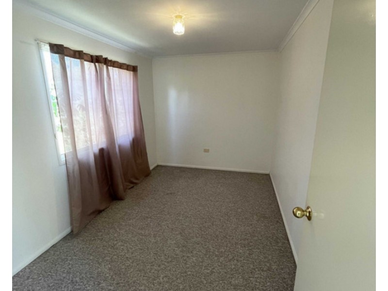 33 Shepherds Drive, Deuchar QLD 4362