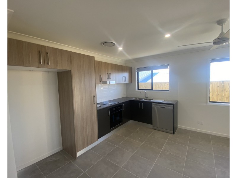 2/11 Meridian Drive, Warwick QLD 4370