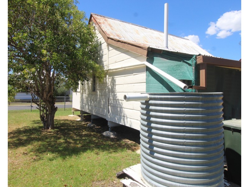 37 Stewart Avenue, Warwick QLD 4370